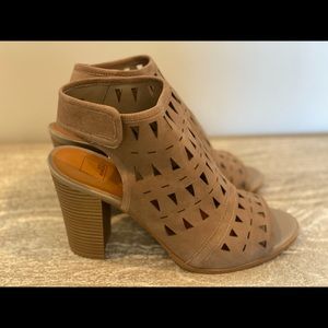 14th & Union Trinton Laser-Cut Sandal